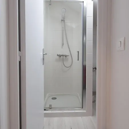 Grand Terrasse Vue Loire Et Chateau D'ancenis אנסניס