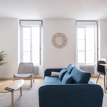 Grand Terrasse Vue Loire Et Chateau D'ancenis